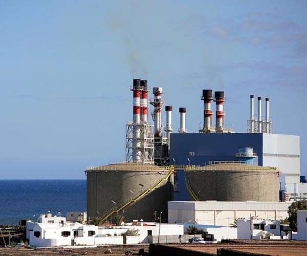 Morocco mobile desalination units quench remote areas' thirst