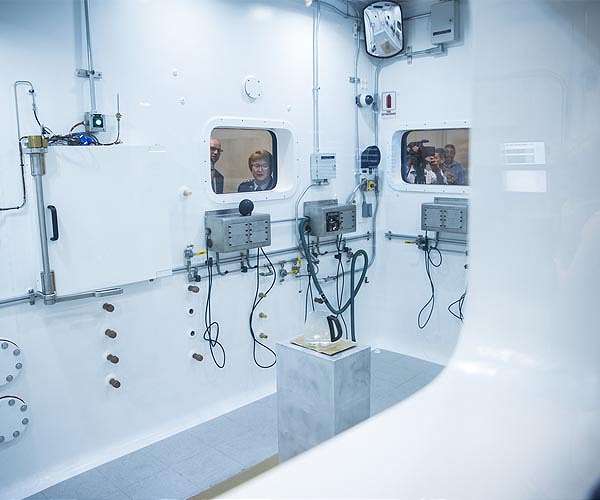 Altitude chambers hit rare 50,000-foot mark for manned research