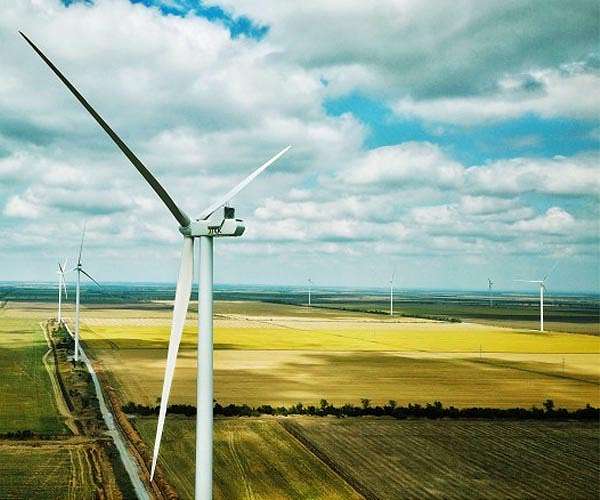 Polish MPs vote to make building wind turbines easier