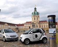 Daimler and power group RWE to test electric car network in Berlin