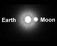 Comet Cruiser Glimpses Earth