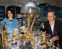 Researchers Use Smallest Pipette To Reveal Freezing Dance Of Nanoscale Drops