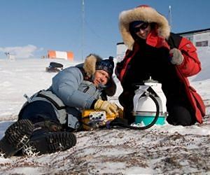 Bacterium from Canadian High Arctic and life on Mars
