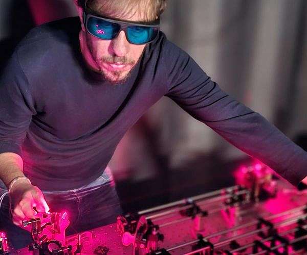Innovative supercrystal material ushers new era in solar energy efficiency