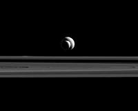 Cassini gets bull's eye view of Enceladus and Tethys