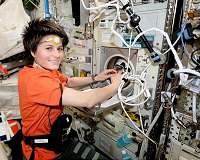 Italy's First Female Astronaut: 'No Room for Conflicts in Space'
