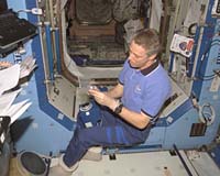 Expedition 14 Takes Command As Expedition 13 Prepares for Earth