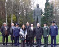 Ansari Russian Space Tour Wraps Up With Group Snap Shots