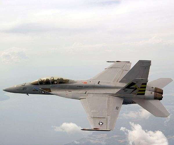 Super Hornet makes emergency landing after engine fire in Virginia