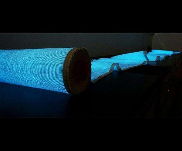 A scarf that speaks? Scientists develop message display fabric