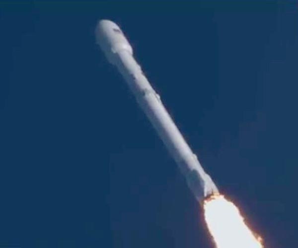 SpaceX launches 105 satellites from Florida