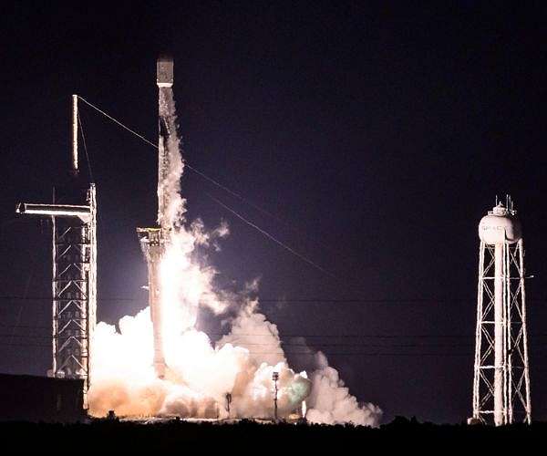 SpaceX launches secretive US military spacecraft