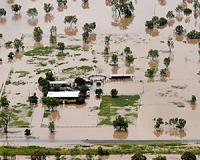 Flooding overwhelms Australian towns after cyclone