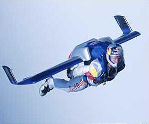 Space daredevil Baumgartner is 'officially retired'