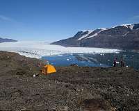 Mountain glaciers recharge vital aquifers