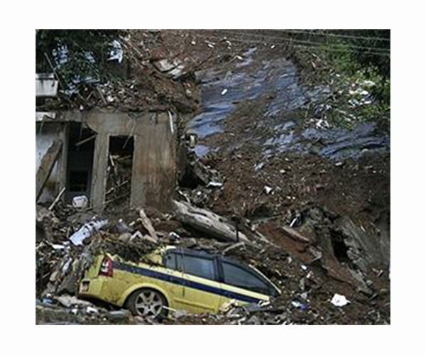 Toll mounts as Brazil storm rescuers retrieve more bodies