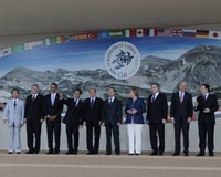 G8 rifts emerge as economic danger signs spied
