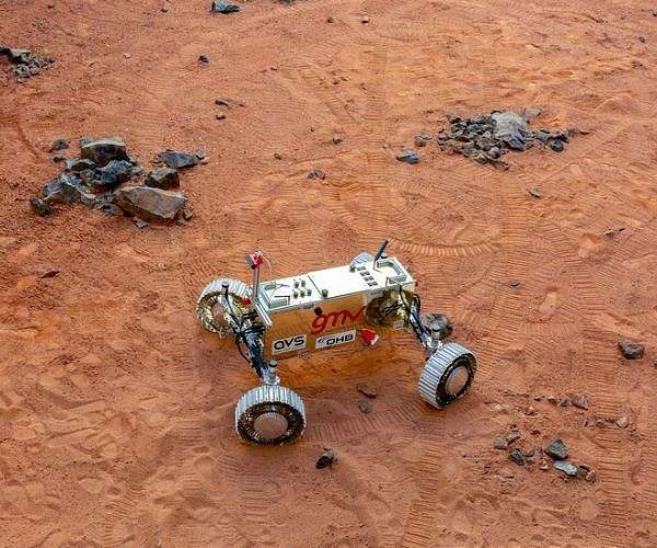Successful tests of EMRS project on Mars and Moon analogues surface last February