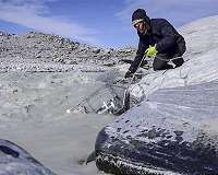 Melting ice sheets release tons of methane into the atmosphere, study finds