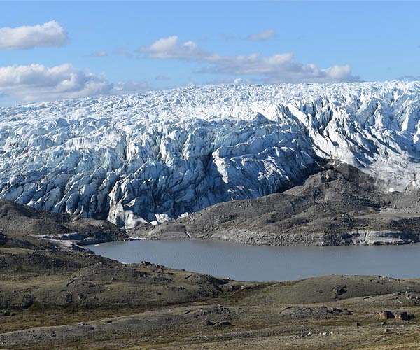 Ice loss from Greenland and Antarctica hits new record