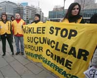 Seven Greenpeace activists detained in Turkey nuclear demo