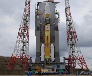 Bad weather postpones Japan rocket launch