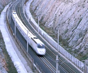 Report lays out plans to reorganize debt-plagued French rail system