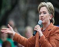 Iran risks 'consequences' if it ignores UN: Clinton