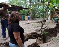 Strong quake shakes economic heart of Honduras, kills five