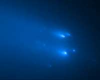 Hubble watches Comet ATLAS disintegrate into more than two dozen pieces