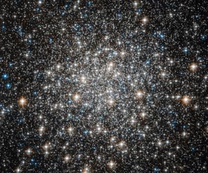 Hubble Views the Globular Cluster M10