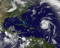 Bermuda on alert as Hurricane Bill advances