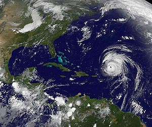 BP working on hurricane-resistant oil battle plan