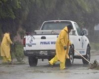 Dolly's rains dwindle, leaving floods in Texas, Mexico