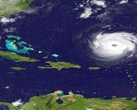 Hurricane churns towards Bermuda, to impact US