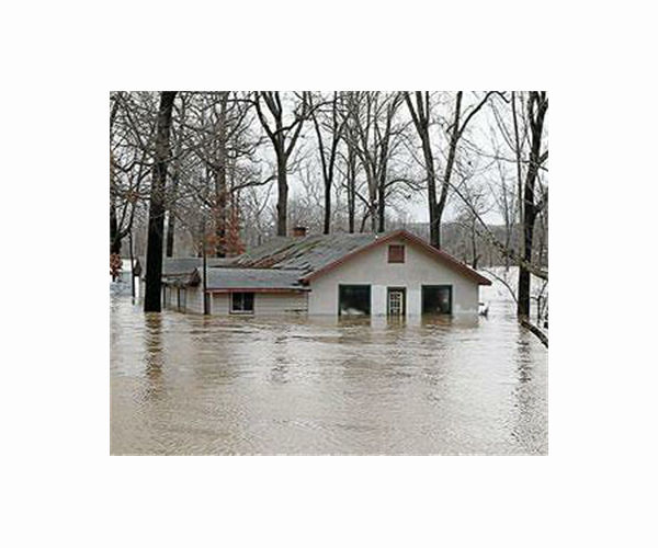 US East Coast hit by flooding