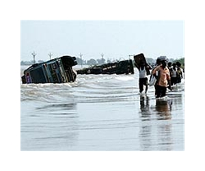 Floods kill 27, displace 900,000 in northeast India
