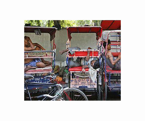 Yangon delivery riders struggle as temps hit 48C; Bangladesh closes schools again