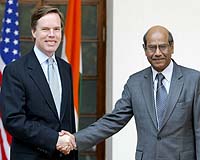 Bush administration to meet lawmakers to push Indian nuclear deal