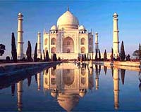 Archaeologist Sweats As Fierce Sun Savages Taj Mahal