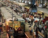 Four passengers die in 'unbearable' heat on Indian train
