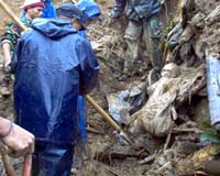 Thousands Flee Indonesia Landslide Fearing New Calamity