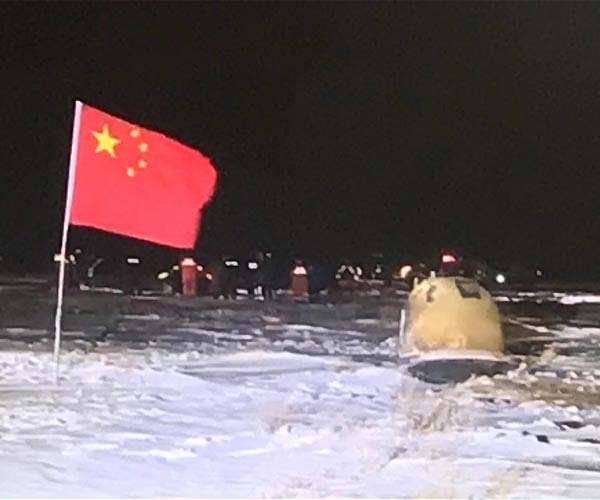 Chinese craft returns to Earth with Moon rocks
