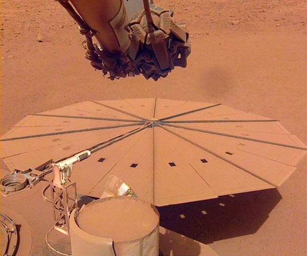 NASA's InSight Still Hunting Marsquakes as Power Levels Diminish