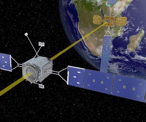 Intelsat introduces terminal strategy to support multi-orbit satellite services