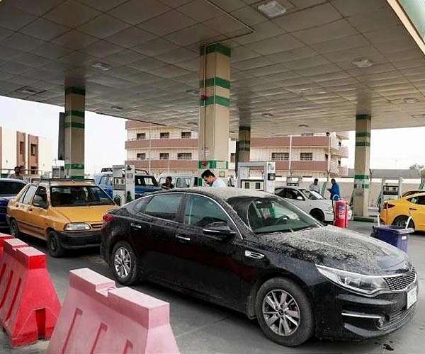 Iraqis queue for fuel as stations protest government