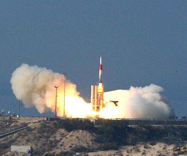 Germany and Israel sign 'historic' missile shield deal