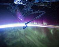 Streaks in Aurora Found to Map Features in Earth's Radiation Environment