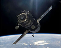 Station Crew To Move Soyuz To Access Pirs Airlock