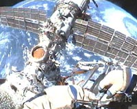 ISS Astronauts Complete Spacewalk, Test New Russian Spacesuits